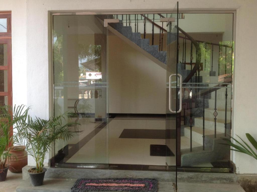 Araliya Blue Beach View Hotel Kudapaduwa Exterior photo