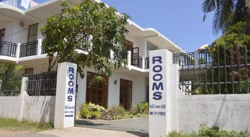 Araliya Blue Beach View Hotel Kudapaduwa Exterior photo