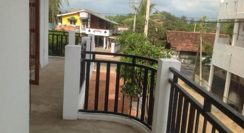 Araliya Blue Beach View Hotel Kudapaduwa Exterior photo